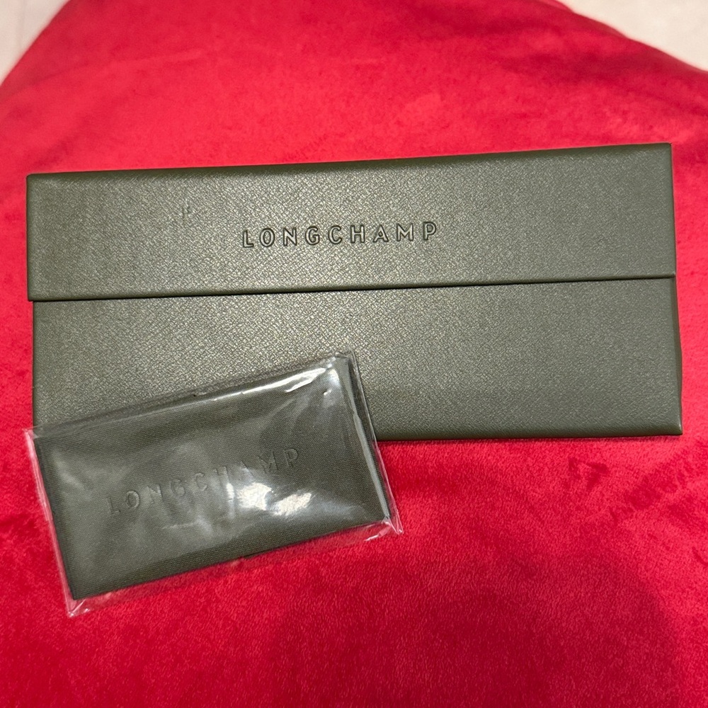 Longchamp Havana Tortoise Sunglasses with case and cleaning cloth. NWT - Picture 4 of 4